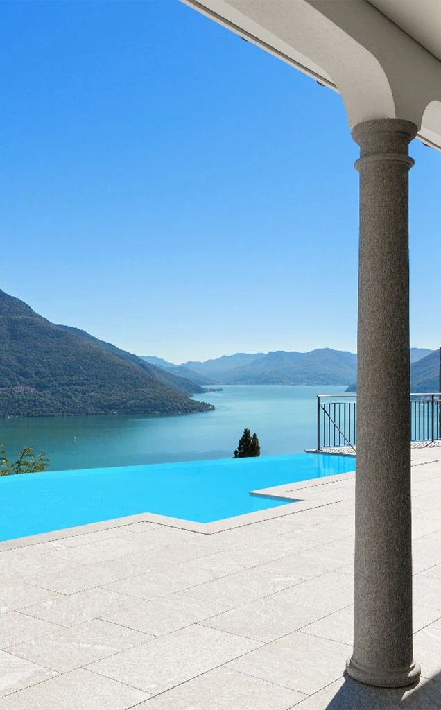 Piscina infinita con láminas de impermeabilización para piscinas